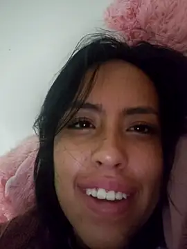 Webcam Model (Queen_Ashly)  is live.Free join now!