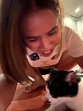 Webcam Model (Kath_C)  is live.Free join now!