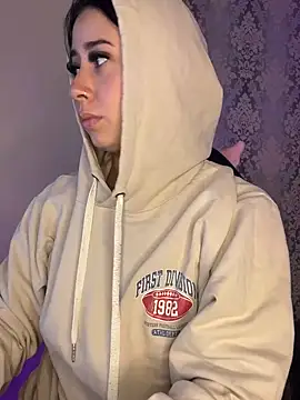 Webcam Model (Z0EE_08)  is live.Free join now!