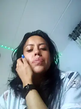 Webcam Model (Queen_Ashly)  is live.Free join now!