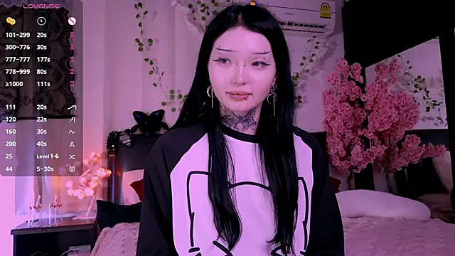 Lein_Bone live cam screenshot female on Ohstagram — Live Cams & Adult Streams