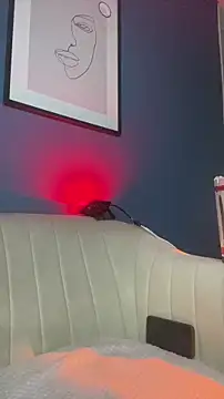 Webcam Model (PrettyAshley_)  is live.Free join now!