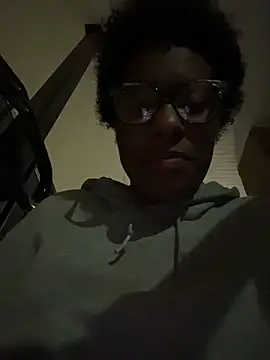 Webcam Model (Tu_GataLinda)  is live.Free join now!