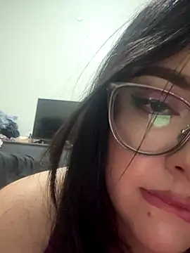 Webcam Model (MileyGia)  is live.Free join now!