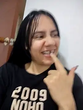 Webcam Model (valen-sexx)  is live.Free join now!