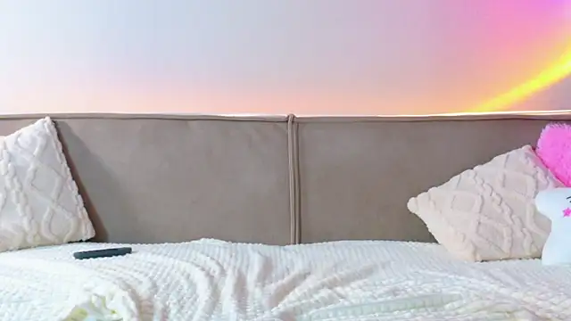 starrshinee (F teen) - play with nipples