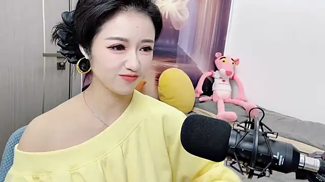 starsqimei - Starsqimei's free webcam - UK Sex Cams