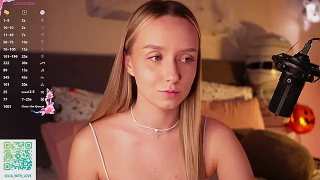 hollisbeckett (F teen) - Panty tease
