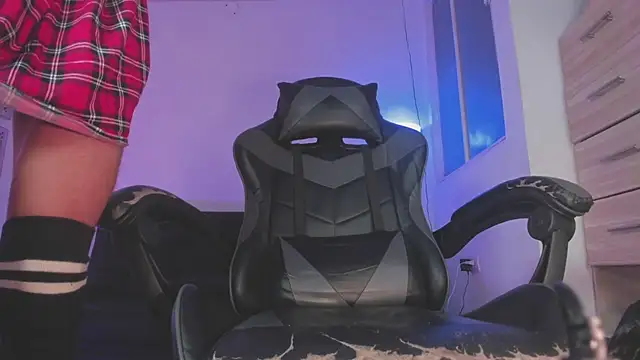 nikkita_dragon (T young) - RIDE THE DILDO