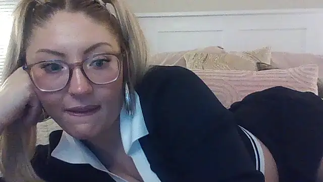 assstrogirl (F young) - Completely nude