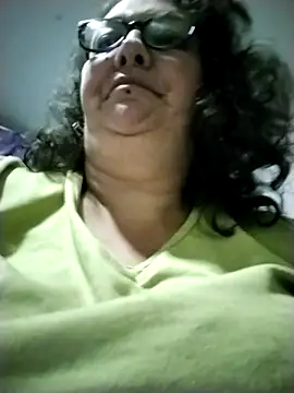 -saraqueen- - -saraqueen-'s free webcam - UK Sex Cams