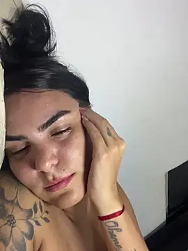 MARYADSUARD's Stripchat show and profile