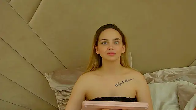  AnitaVenture chat room