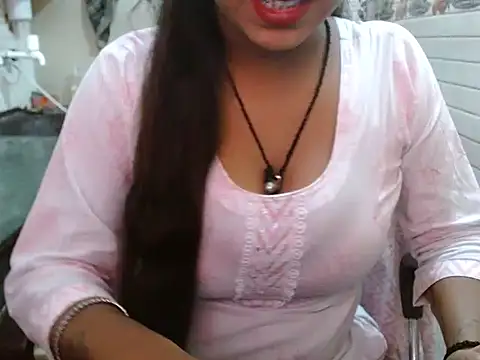 Live cam of LovingPihu from in | Watch me live!