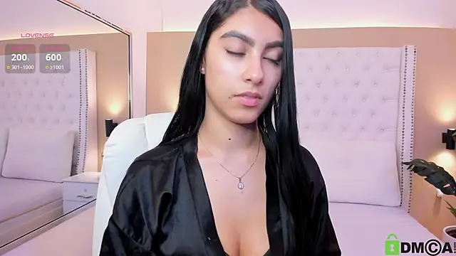 Live cam of Emily_roux from  | Watch me live!