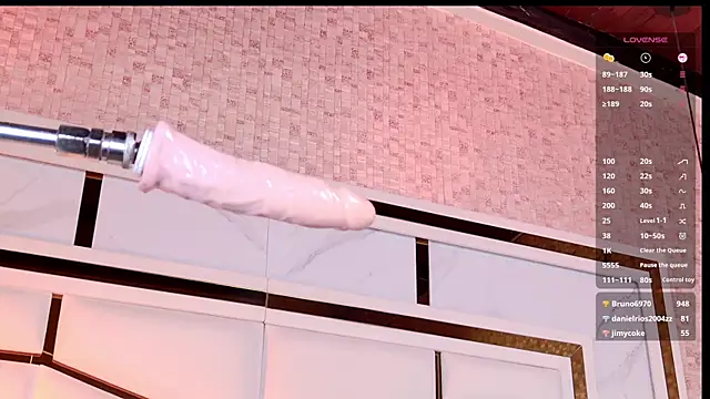 sophie_1's Stripchat show and profile