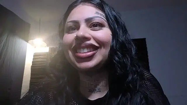 chicanachic13 - Chicanachic13's free webcam - UK Sex Cams