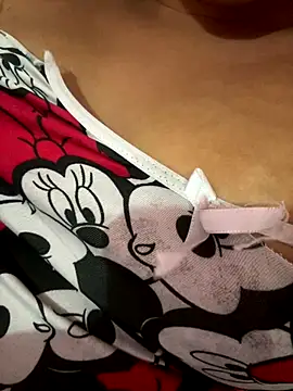 Biazinha__ live cam screenshot female from Brazil on Squirt Show – Wet & Wild Live Cams