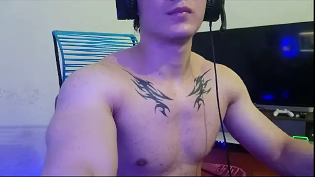 erickwalton (M twink) - jerk it off whith oil