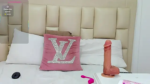 ebonyludovica - EbonyLudovica's free webcam - UK Sex Cams