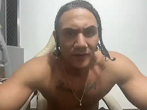 xxxtreme_master7 live cam screenshot male on Ufotopia – Live Cams & Video Chat Community