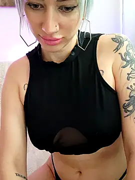 Webcam Model (Gina-Lumara)  is live.Free join now!