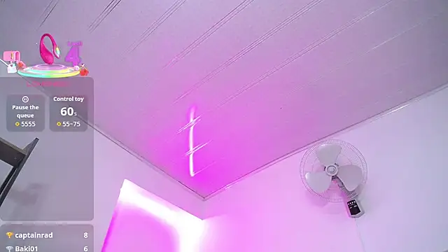 cristal_horny19 live cam screenshot female from Colombia on Squirt Show – Wet & Wild Live Cams