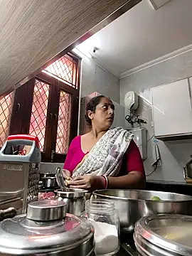 Webcam Model (Hot-Sana2)  is live.Free join now!