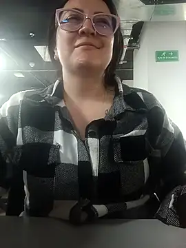 monserratizzy - Monserratizzy's free webcam