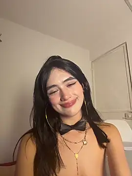 Webcam Model (mandy222_)  is live.Free join now!