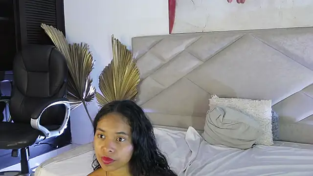 amayavaldes - Amayavaldes's free webcam