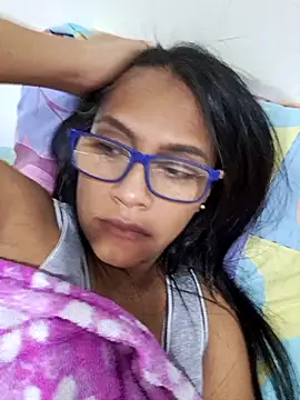 sarah_garcia_ live cam screenshot female on TokenKeno — Tip, Play & Watch Live Cams