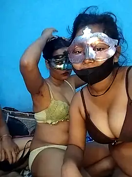 Sexy_dolls from StripChat is Freechat