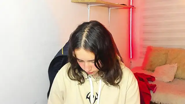 emily_lindey - Emily_Lindey's free webcam - UK Sex Cams