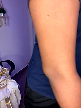 Webcam Model (Hey___Seetha)  is live.Free join now!