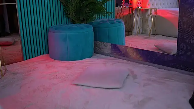 arabellaposh (F young) - Flash pussy + spank ass x4