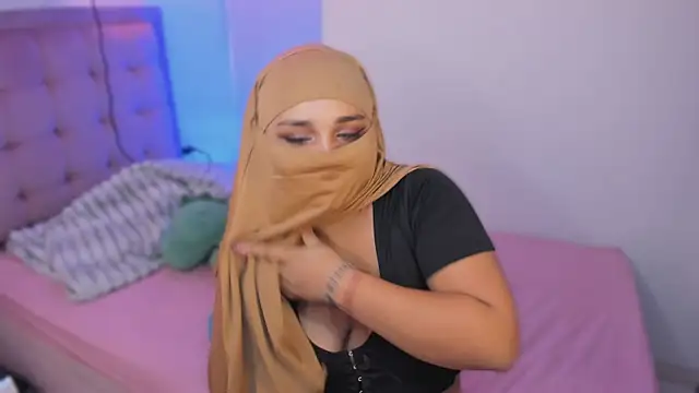 amila_hagda (F teen) - Shake my tits with the blouse on