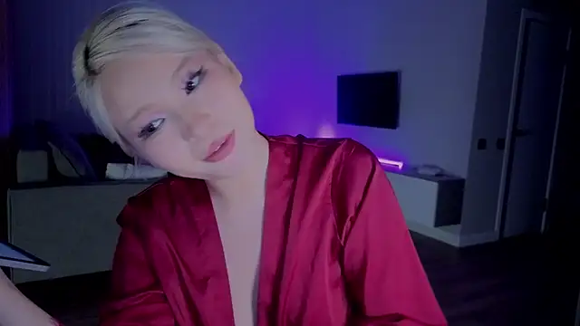 RileyMee's Stripchat show and profile