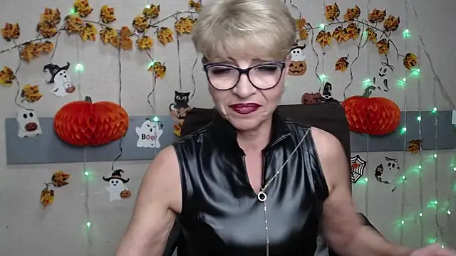  EllaBonito chat room