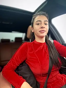 Webcam Model (LaraVegas_)  is live.Free join now!