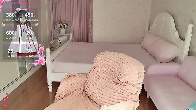 Bella-ox from StripChat is Freechat