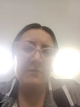 Webcam Model (Monserratizzy)  is live.Free join now!