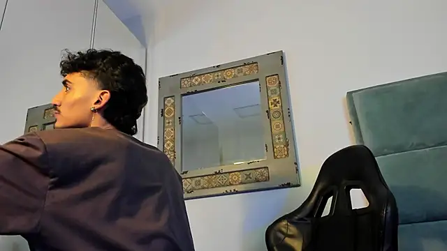 mr_strike - Mr_Strike's free webcam - UK Sex Cams