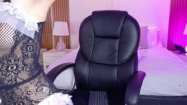 AshleyGinger_ live cam screenshot female from Colombia on Ufotopia – Live Cams & Video Chat Community