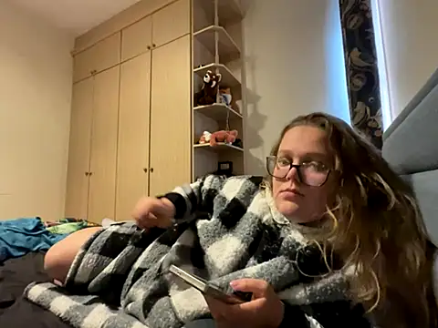 Scarletcum22 from StripChat is Freechat