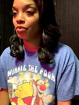 Webcam Model (Rakiyahcharms)  is live.Free join now!