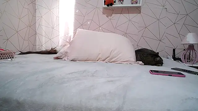 irresistible24 (Ask my age) - Ir pelada na rua/ naked in street