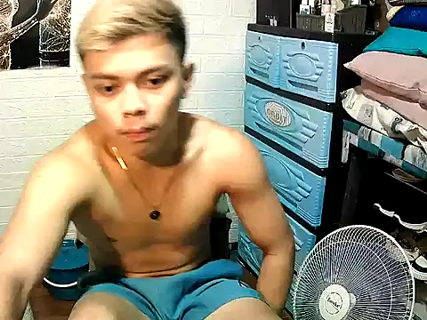 pinoy_goodfuckerx69 (M twink) - CUM IN PUBLIC 💦❤️