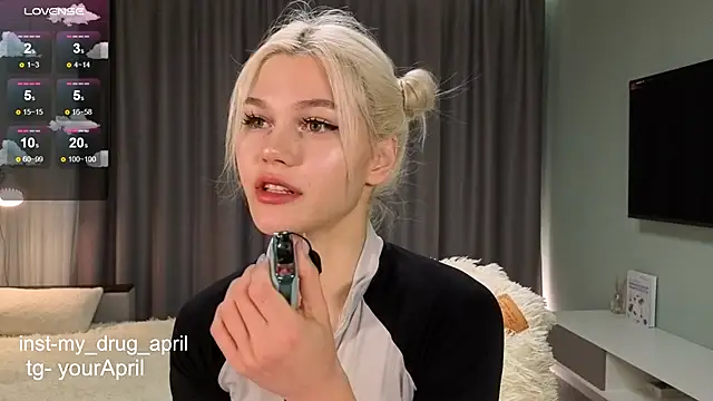 myapril (F young) - ur fav twerk show <3