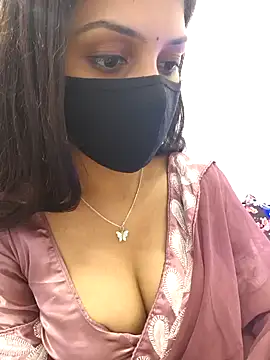 Webcam Model (Sexy-ashi)  is live.Free join now!